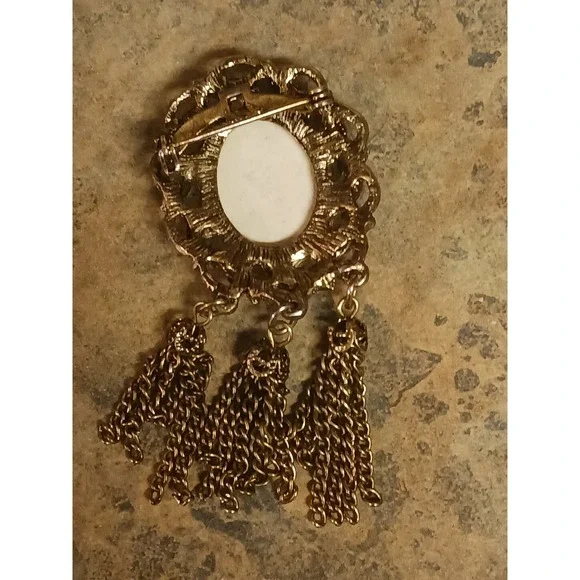 Goldtone Hand Painted Flower Tassel Goldtone Brooch Pin - Picture 4 of 5